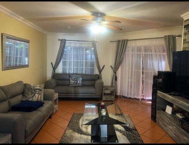 3 BEDROOM HOUSE FOR SALE IN SOUTH CREST